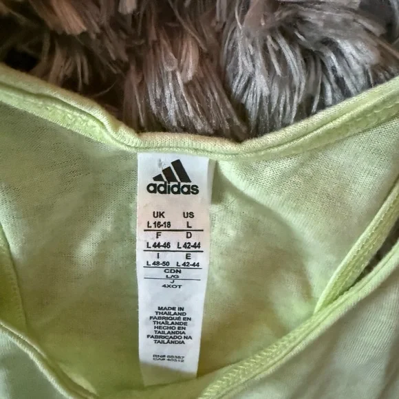 Lot of 6 Women's Racerback Tank Workout Tops. 5 Under Armour, 1 Adidas. - Picture 6 of 11